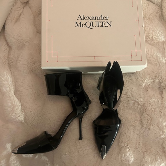 Soulier à talon haut Alexander McQueen - Picture 2 of 3